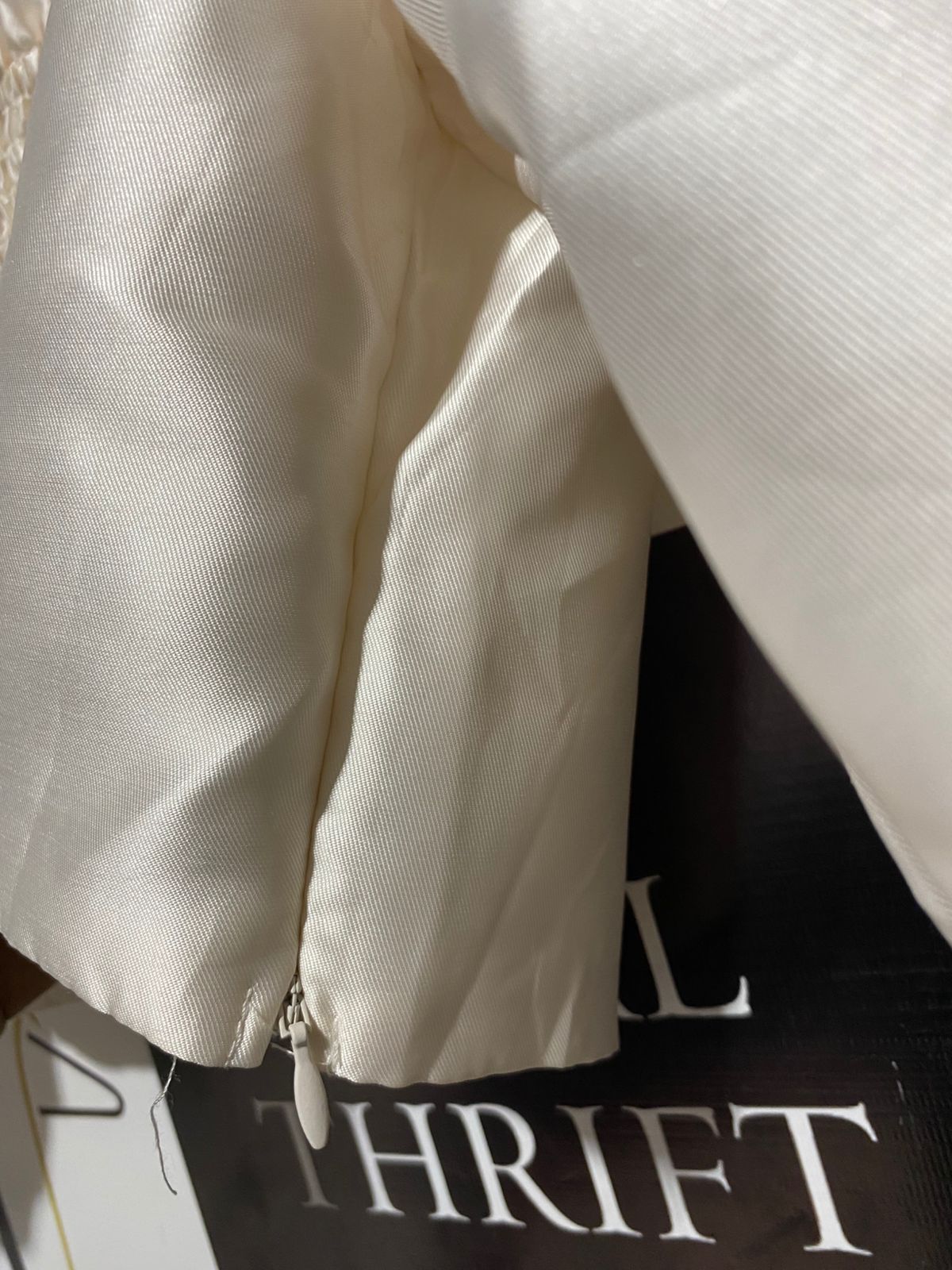 THE GRACE SOCIETY |L| BUST 15| ELEGANT IVORY SATIN PUFF-SLEEVE CROP TOP