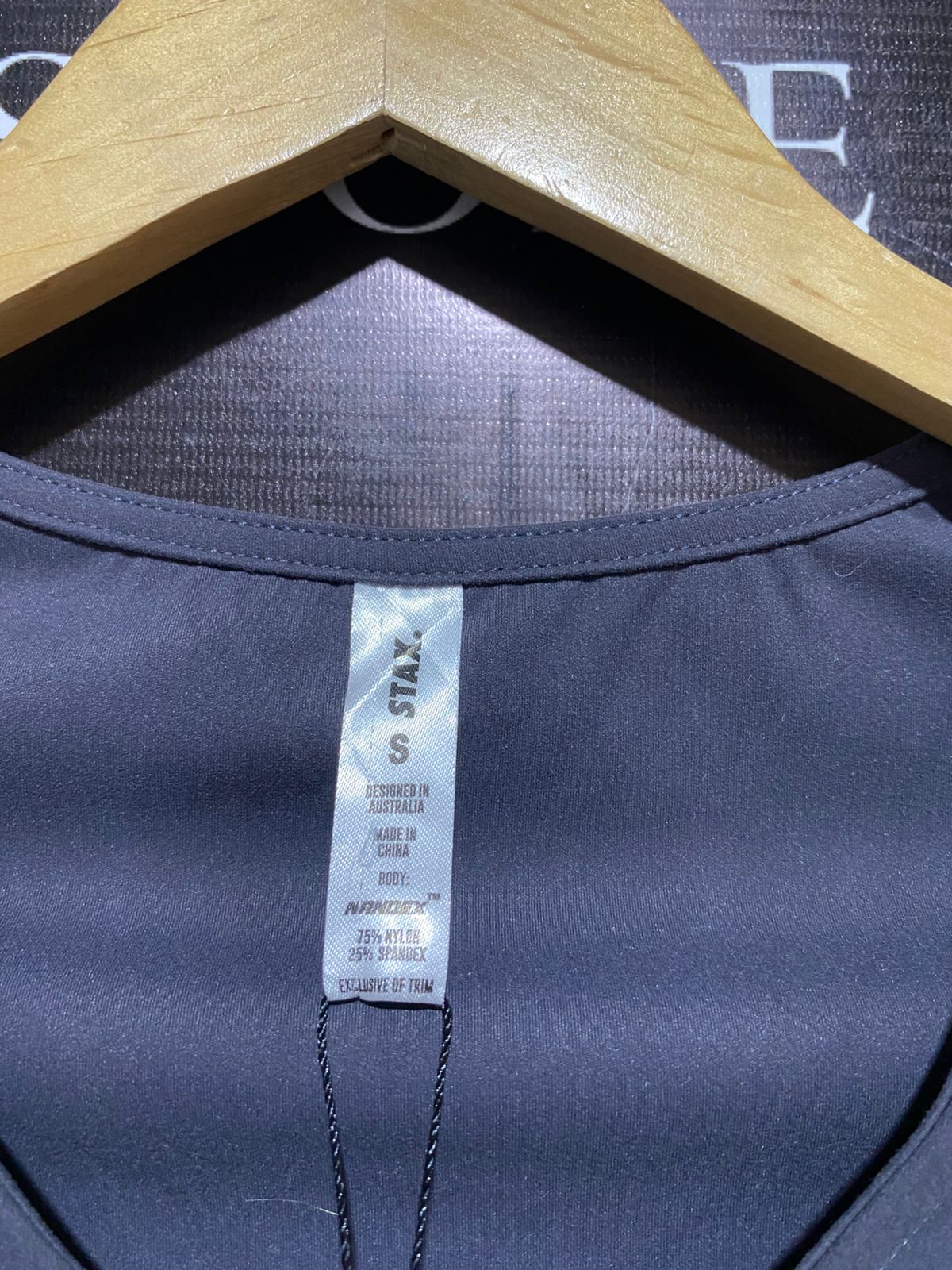 STAX |S| BUST 14| SLEEK CHARCOAL V-NECK LONG SLEEVE ACTIVE CROP TOP