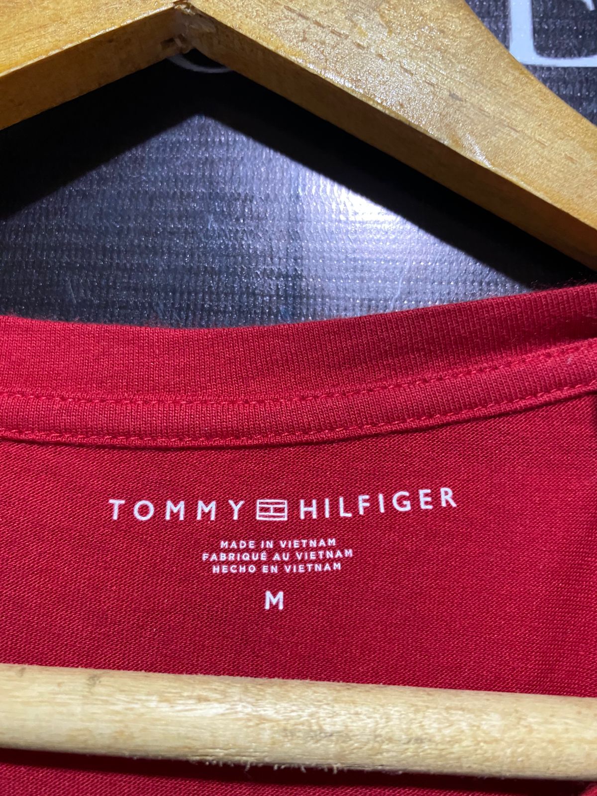 TOMMY HILFIGER |M| BUST 19| CLASSIC RED TOMMY HILFIGER LOGO GRAPHIC T-SHIRT