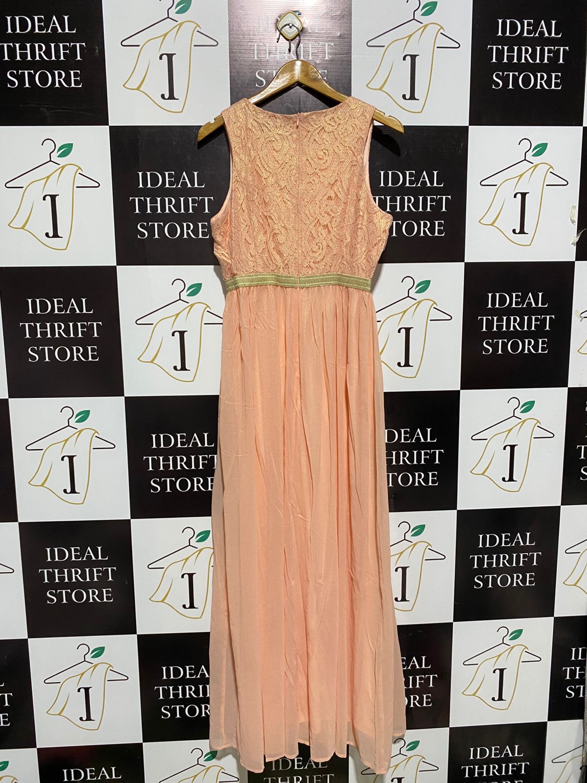BOOHOO |L| BUST 17| C3| PEACH LACE BODICE MAXI DRESS WITH GOLD WAISTBAND