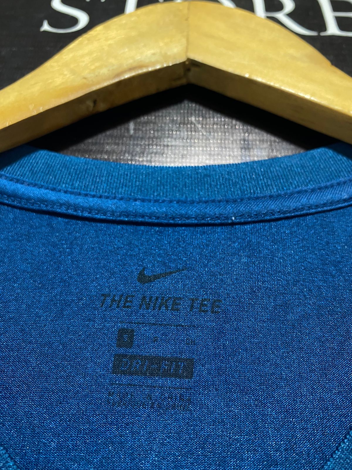 NIKE |S| BUST 17| SHORT-SLEEVE ATHLETIC T-SHIRT IN NAVY BLUE