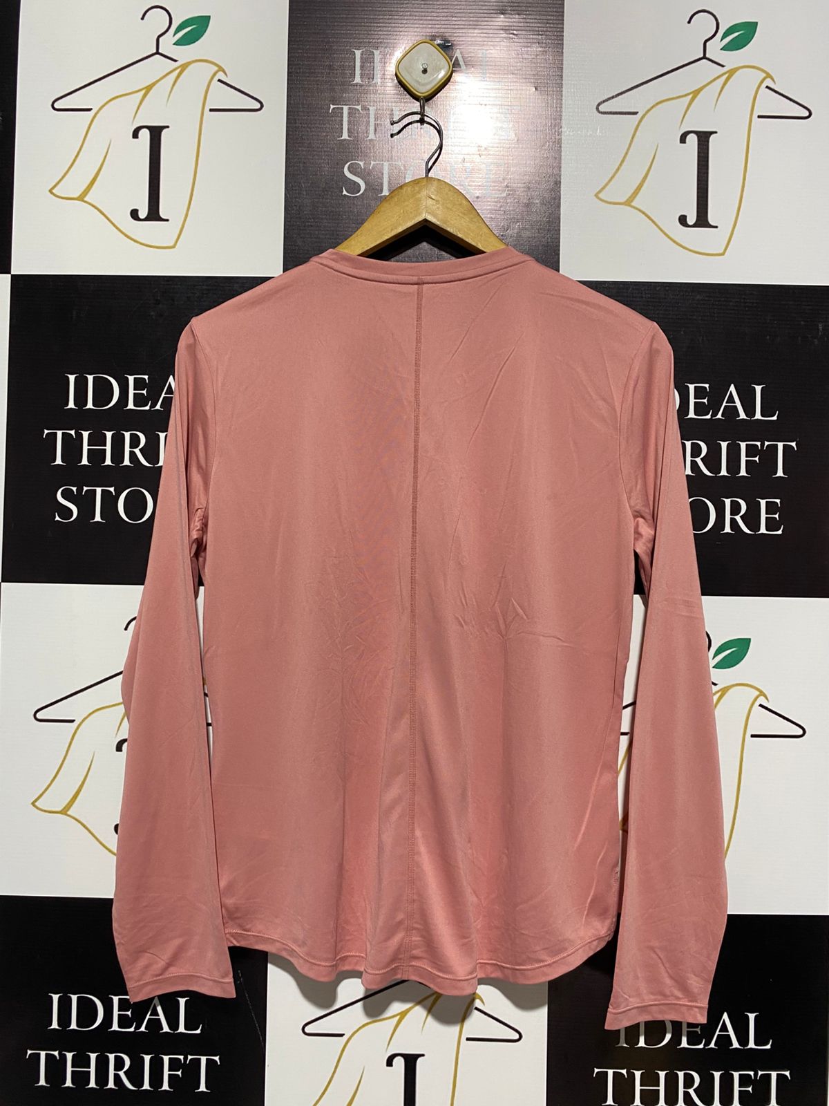NIKE |M| BUST 20| LONG-SLEEVE ATHLETIC TOP IN ROSE PINK