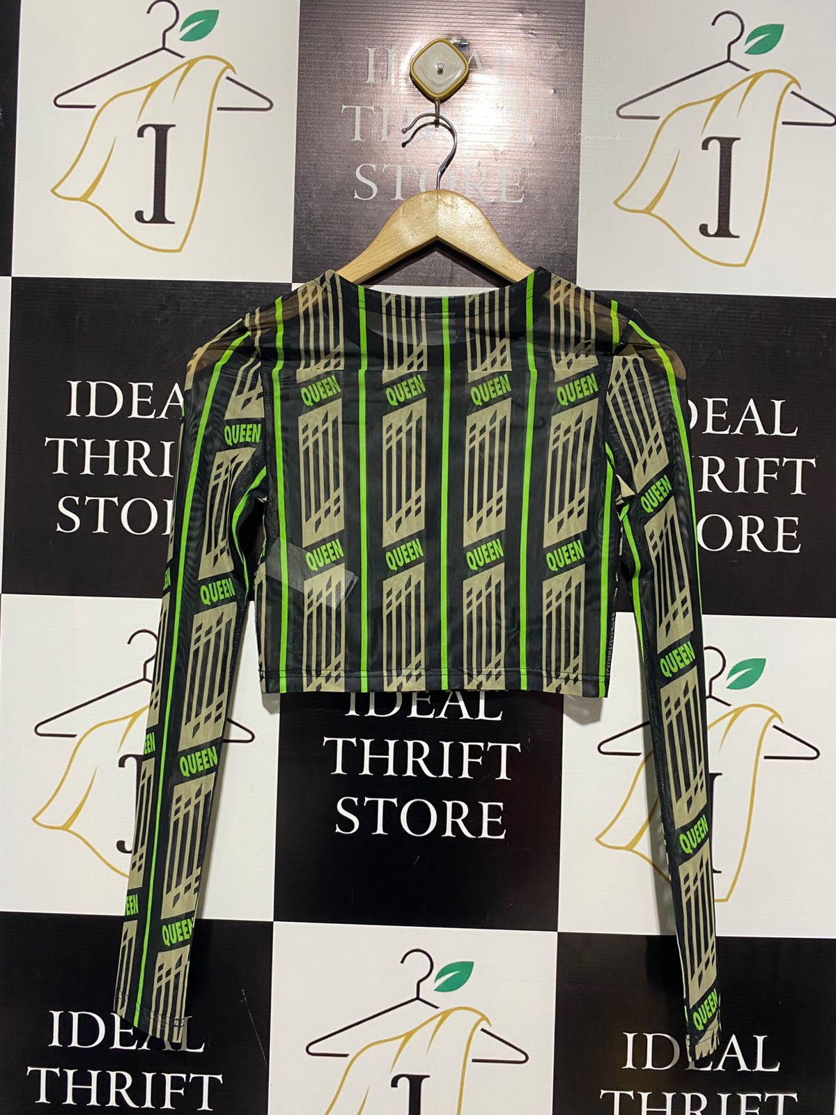 PUMA |S| BUST 14| Long-Sleeve Cropped Top With a Tight, Body-Conforming Fit