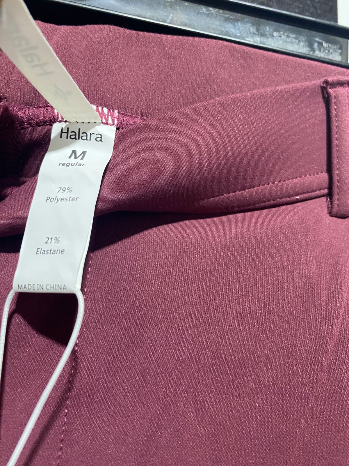 HALARA |M| WAIST 30|B12| FLORAL HIGH-LOW BLOUSE WITH COLD-SHOULDER DETAIL