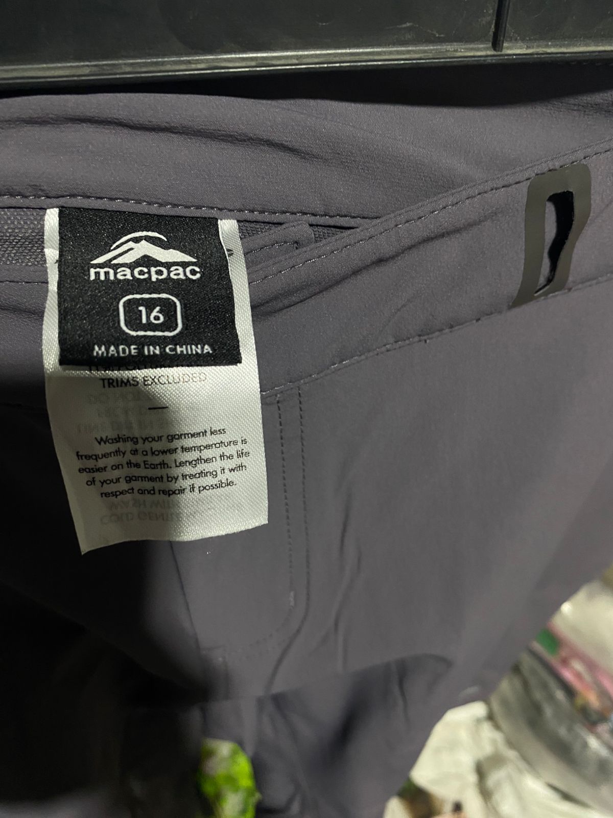 MACPAC |XL| WAIST 36| CHARCOAL GREY PERFORMANCE ADVENTURE SHORTS