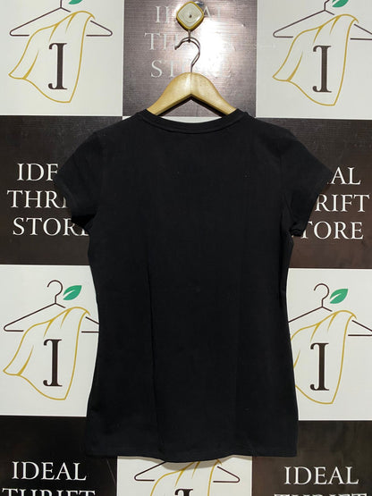 GUESS |M| BUST 17| C1| STYLISH AND GLAMOROUS BLACK CREWNECK TEE FEATURING A BOLD SEQUIN BOX LOGO