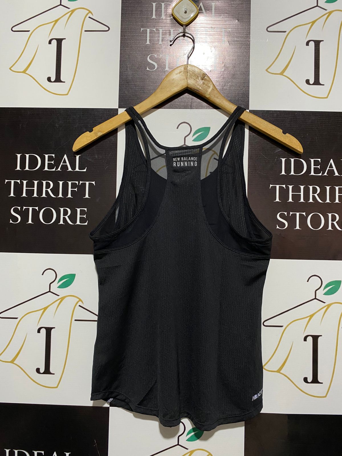 NEW BALANCE |XS| BUST 15| LIGHTWEIGHT AND BREATHABLE BLACK PERFORMANCE RUNNING SINGLET