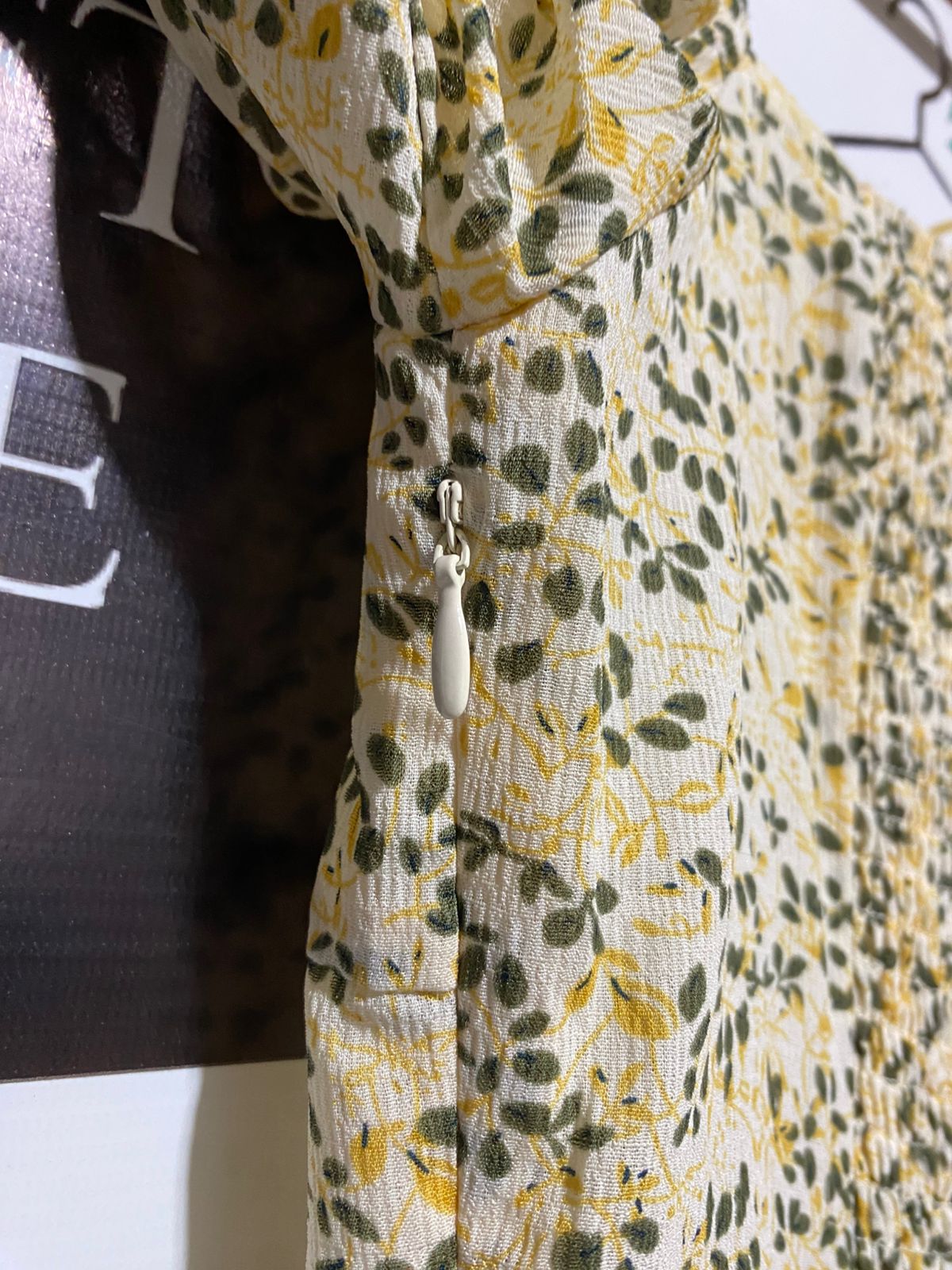 FORCAST |S| BUST 14| C4|VINTAGE FLORAL PUFF-SLEEVE MIDI DRESS