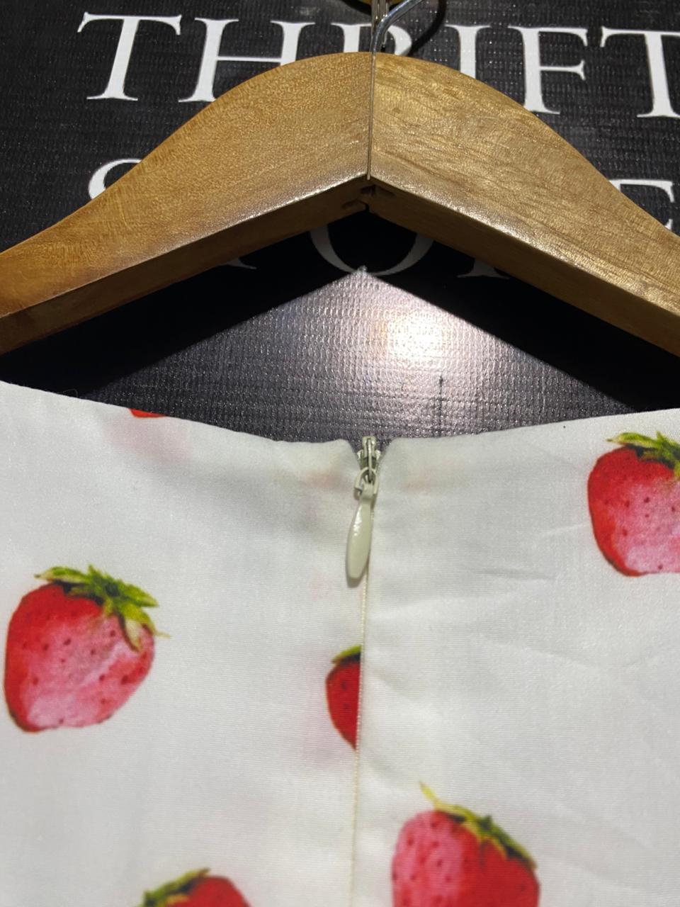 EPIC TANNI |M| BUST 16| C3| WHIMSICAL STRAWBERRY PRINT PUFF-SLEEVE DRESS