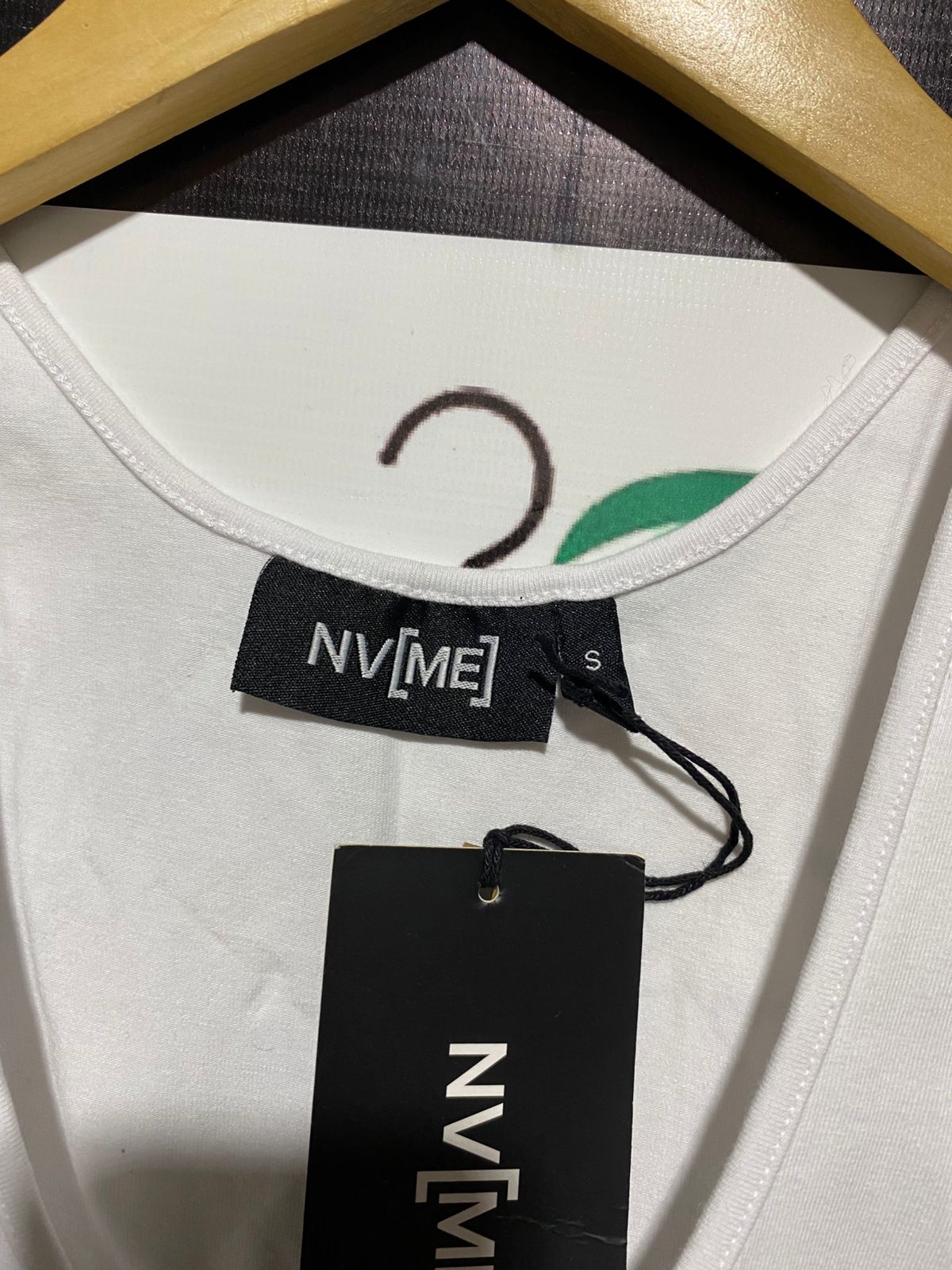 NV ME |S| BUST 14| MINIMALIST NYC-LDN CROPPED TANK