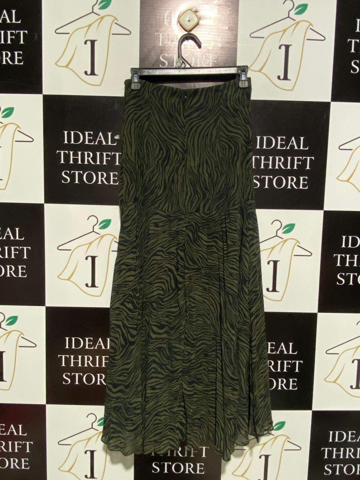 BARDOT |M| WAIST 26| SOPHISTICATED OLIVE AND BLACK MIDI SKIRT.