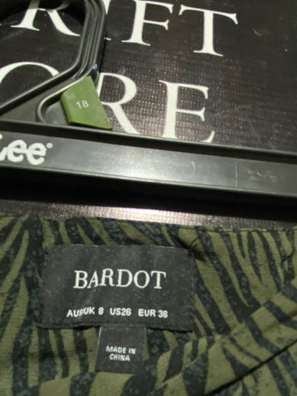 BARDOT |M| WAIST 26| SOPHISTICATED OLIVE AND BLACK MIDI SKIRT.