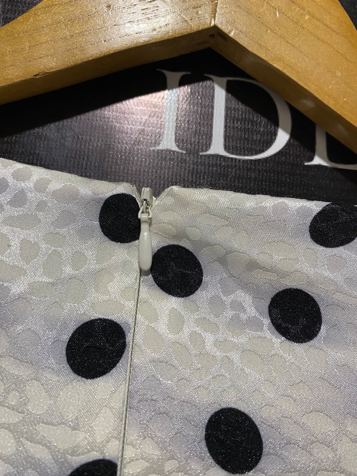 WALLIS |M| BUST 18| B1| CLASSIC MONOCHROME POLKA DOT MIDI DRESS WITH THREE-QUARTER SLEEVES