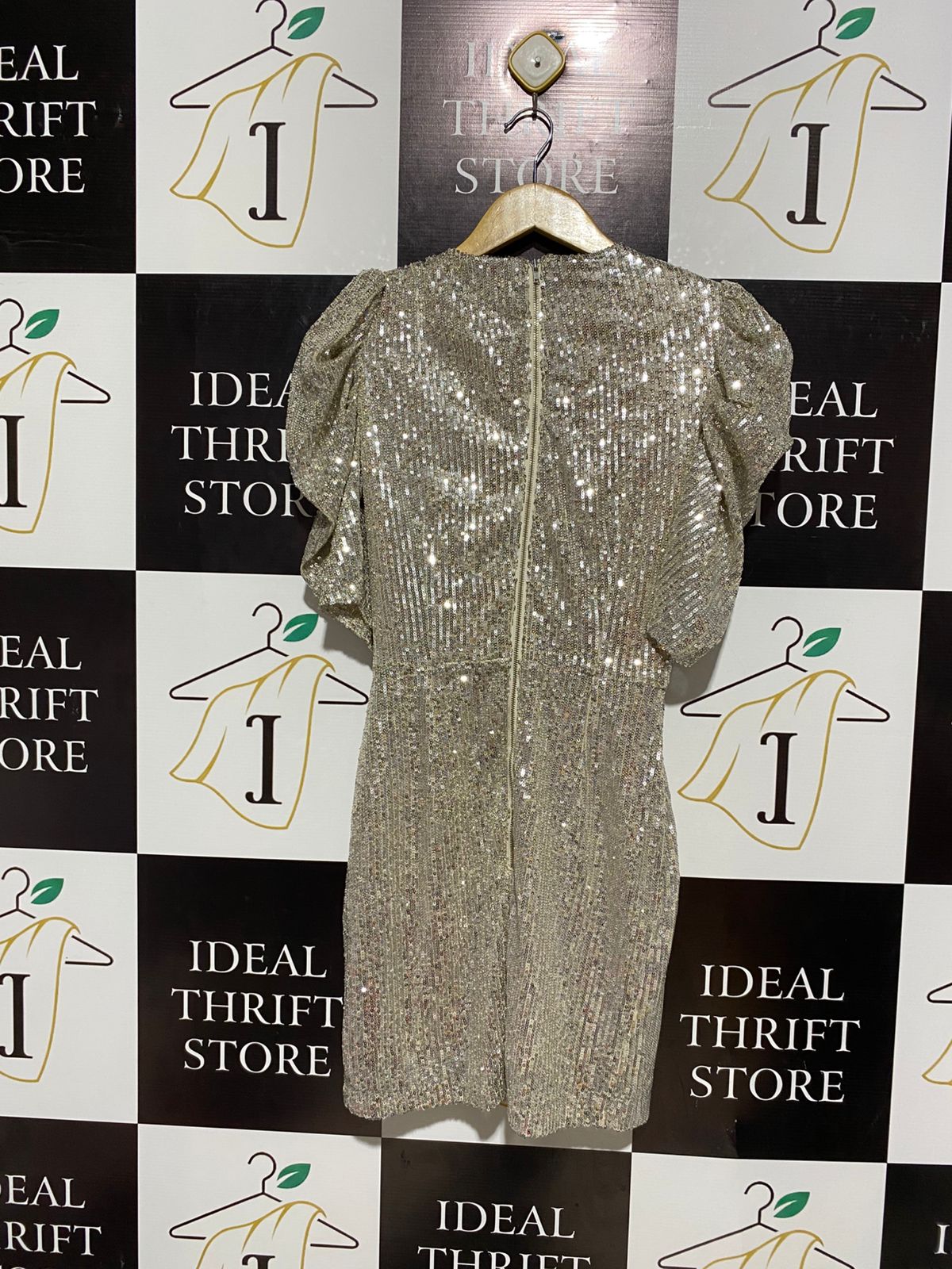 RUNAWAY |XS| BUST 15| GLAMOROUS CHAMPAGNE GOLD SEQUIN MINI DRESS WITH PLUNGING V-NECK
