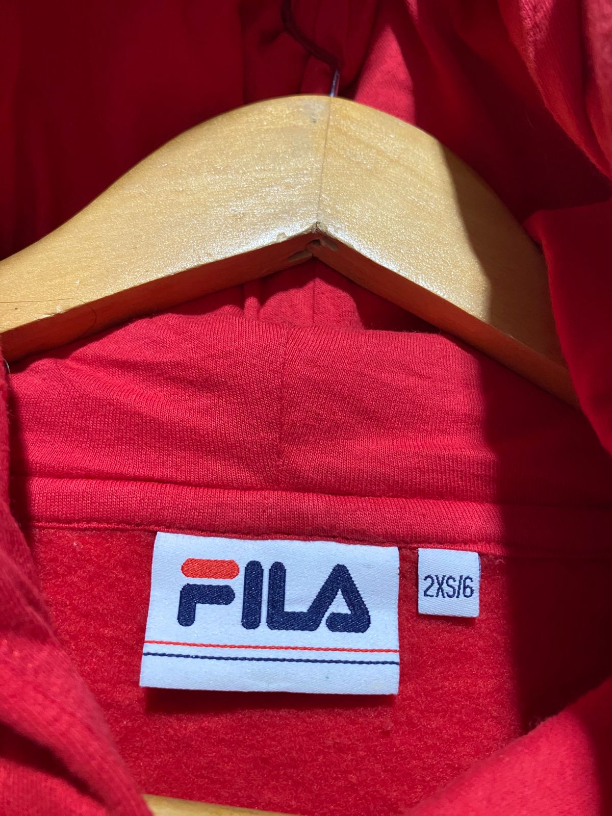 FILA |XS| BUST 20| WOMEN'S RED QUARTER-ZIP CROPPED GRAPHIC HOODIE