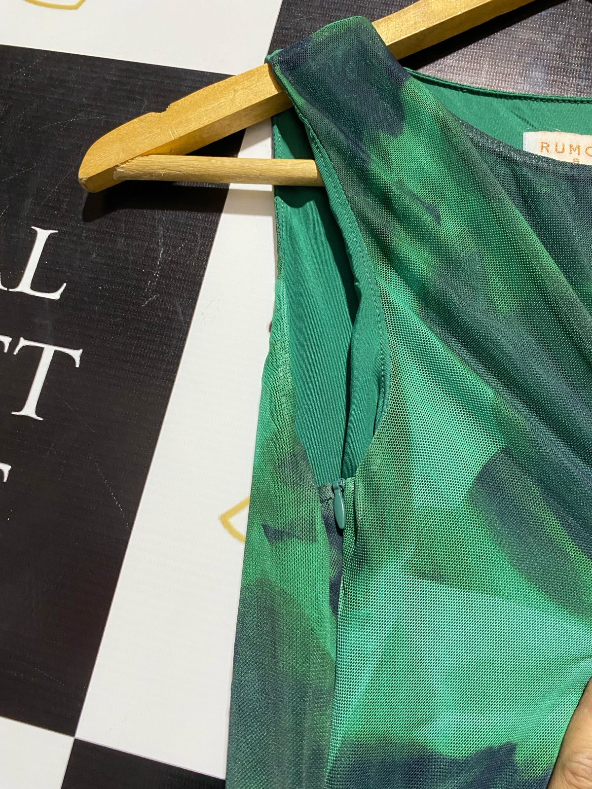 RUMOS |S| BUST 17| WOMEN’S SLEEVELESS BODYCON MIDI DRESS - VIBRANT EMERALD GREEN ABSTRACT FLORAL PRINT