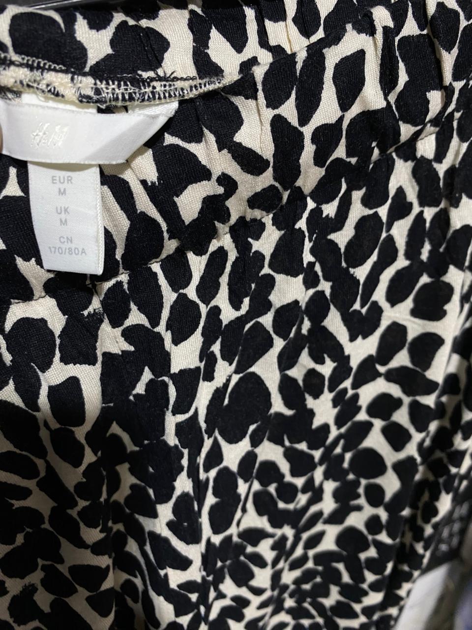 H&M |M| WAIST 29| CLASSIC LEOPARD PRINT RELAXED TROUSERS