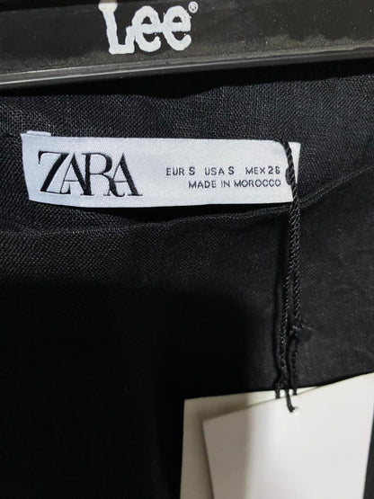 ZARA |L| WAIST 30| A STRIKING AND MODERN MID-LENGTH BLACK SKIRT FEATURING A DRAMATIC