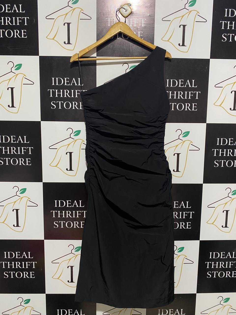 CUE |M| BUST 17| BLACK ONE-SHOULDER RUCHED MINI DRESS