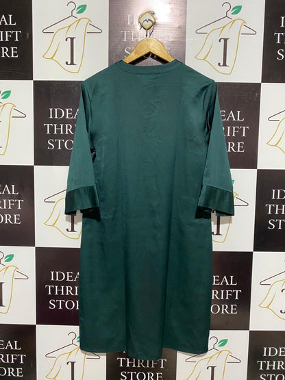 H&M |M| BUST 19| C3| PREMIUM HUNTER GREEN SATIN TUNIC – ELEGANT V-NECK 3/4 SLEEVE BLOUSE WITH NOTCHED CUFFS