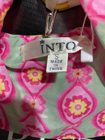 INTO |S| BUST 14|C2| STYLE PINK AND GREEN GEOMETRIC PRINT CROP TOP