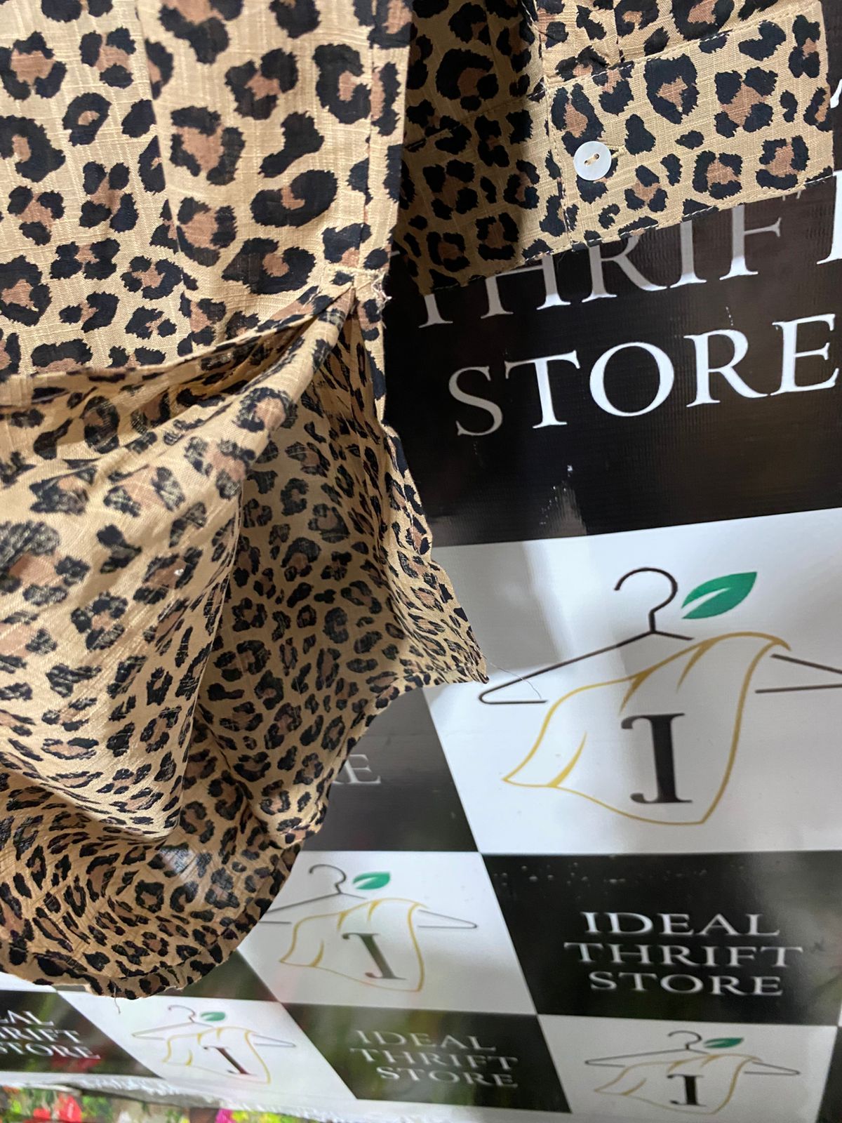 ANKO |XL| BUST 26| WILD STYLE LEOPARD PRINT BUTTON-UP SHIRT