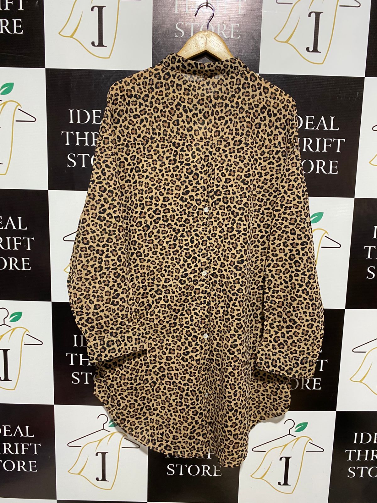 ANKO |XL| BUST 26| WILD STYLE LEOPARD PRINT BUTTON-UP SHIRT