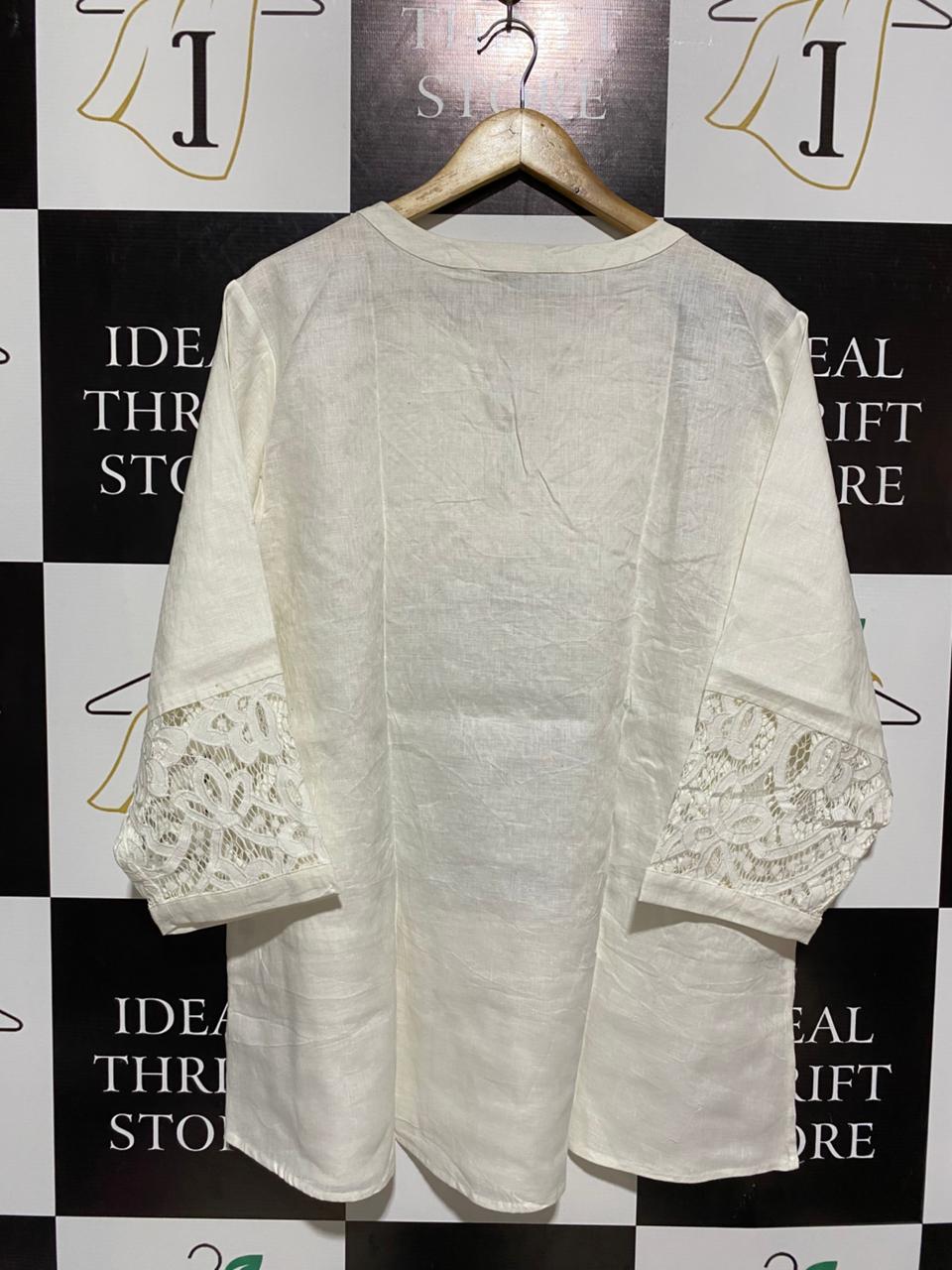 MARLOWE |XL| BUST 25| ELEGANT V-NECK 3/4 SLEEVE COTTON BLOUSE WITH INTRICATE CROCHET DETAILING