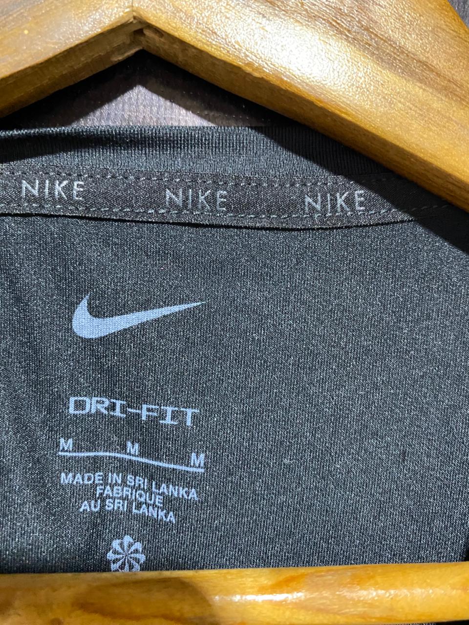 NIKE |M| BUST 20| DRI-FIT ESSENTIAL TRAINING TEE - SLEEK BLACK SHORT SLEEVE PERFORMANCE