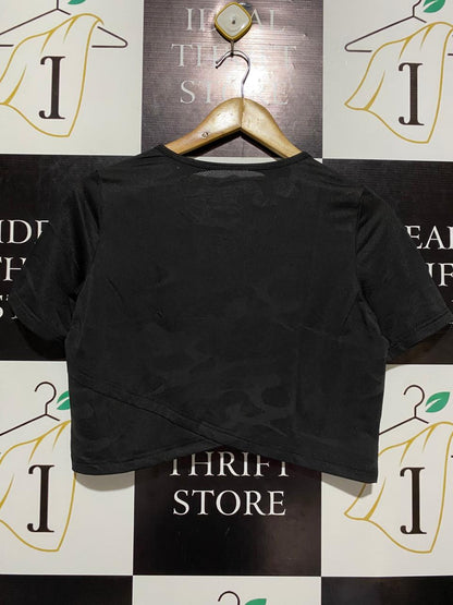 SLEEK BLACK CAMO CROSS-HEM CROP TOP |M| BUST 18|