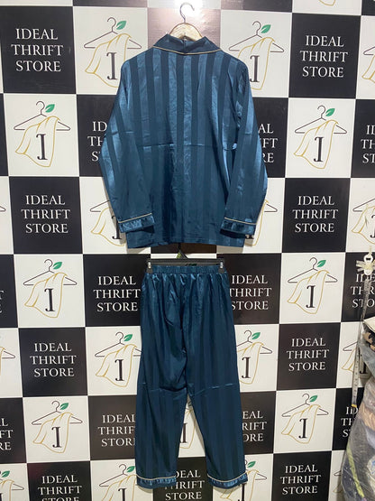 ELEGANT TWO-PIECE SLEEPWEAR WITH BUTTON-UP SHIRT AND MATCHING ELASTIC WAIST PANTS |L|