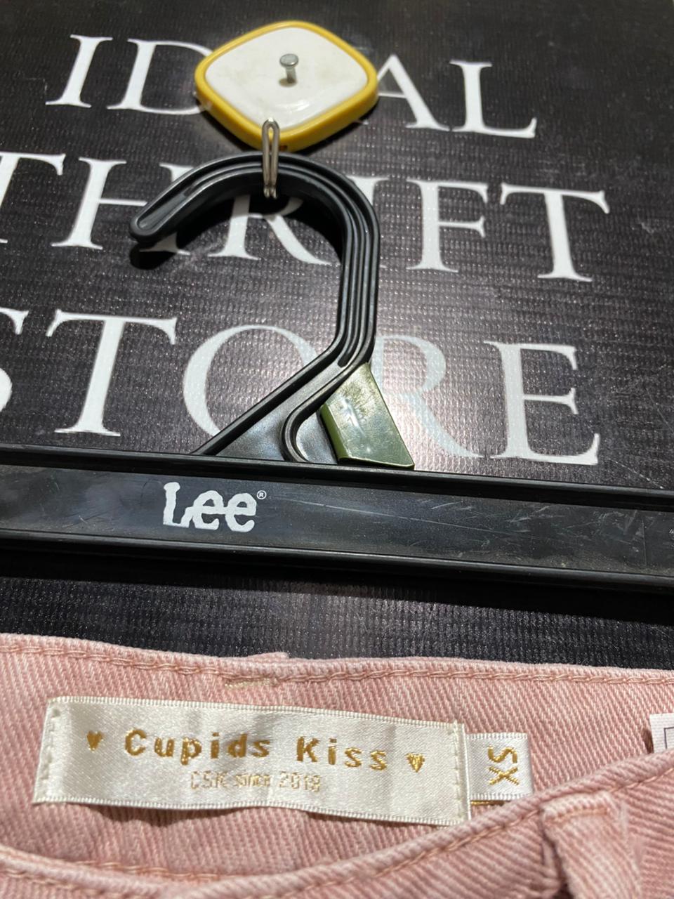 CUPIDS KISS |XS| WAIST 24| HIGH-WAISTED STRAIGHT-LEG JEANS