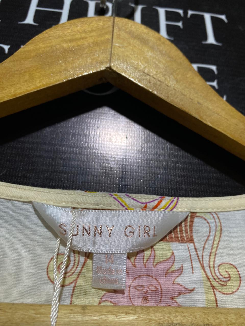 SUNNY GIRL |M| BUST 21| C3| WHIMSICAL CREAM MIDI DRESS - ICONIC NOVELTY PRINT WITH FLUTTER SLEEVES