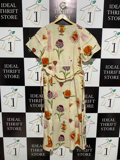 SUNNY GIRL |M| BUST 21| C3| WHIMSICAL CREAM MIDI DRESS - ICONIC NOVELTY PRINT WITH FLUTTER SLEEVES