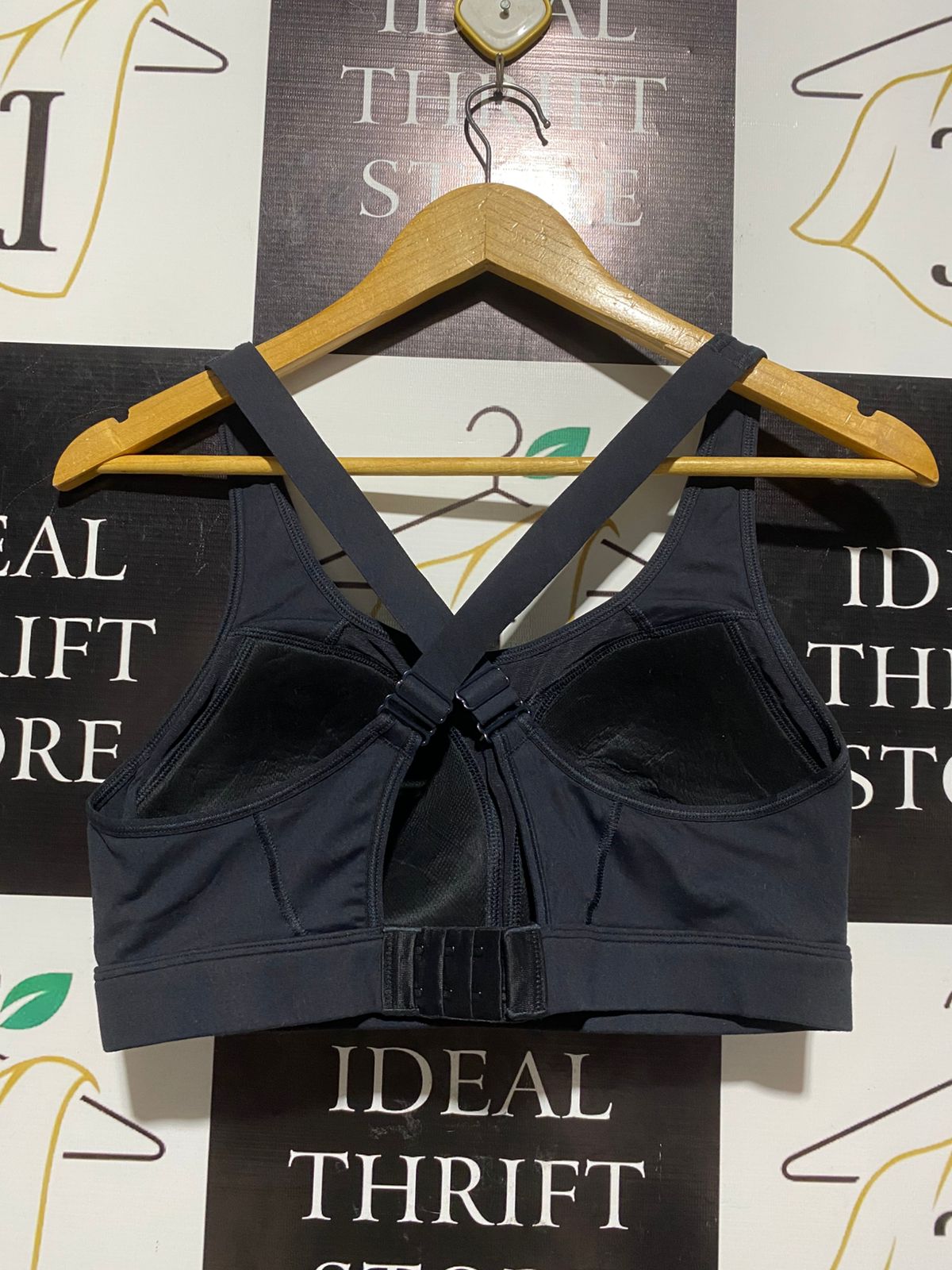 UNDER ARMOUR |L| BUST 15| HIGH-SUPPORT ADJUSTABLE CRISS-CROSS SPORTS BRA