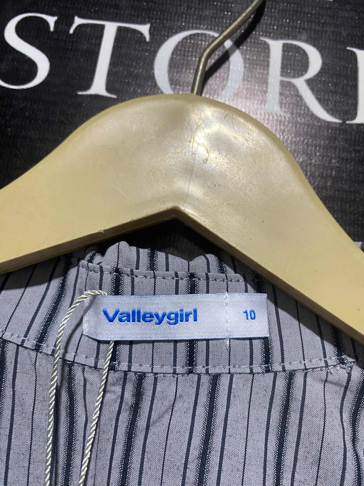 VALLEYGIRL |L| BUST 19| GREY PINSTRIPE RUCHED BUST BLOUSE