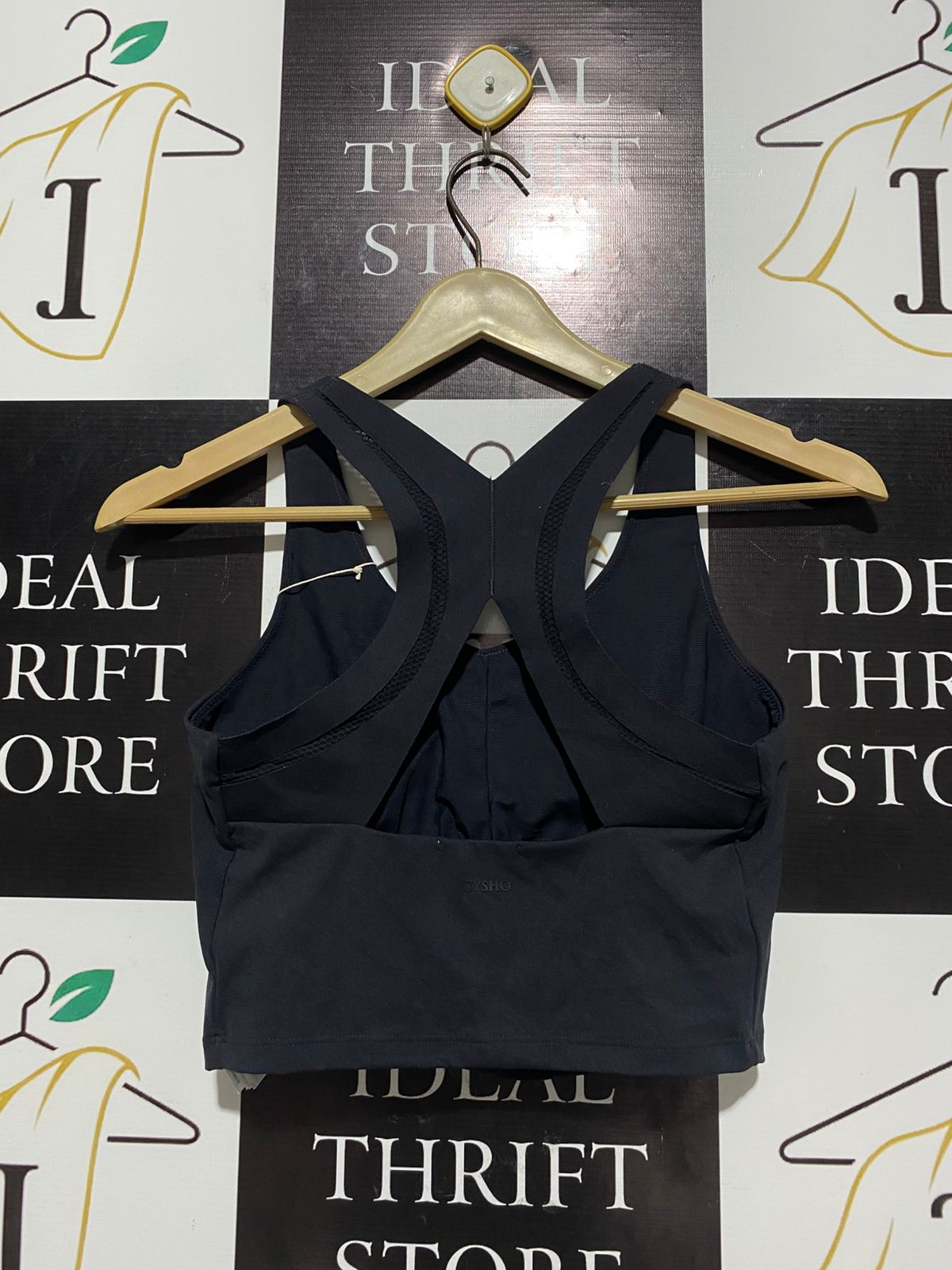 OYSHO |S| BUST 14| BLACK V-NECK ATHLETIC CROP TOP - TEXTURED CROSS-BACK DESIGN