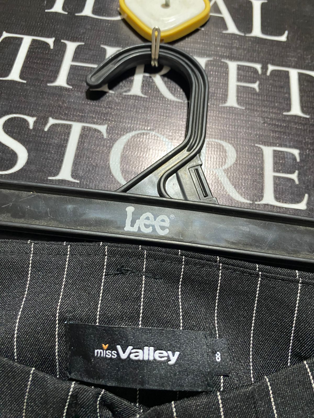 MISS VALLEY |M| WAIST 28| ELEGANT BLACK PINSTRIPE TAPERED TROUSERS WITH SELF-TIE BELT