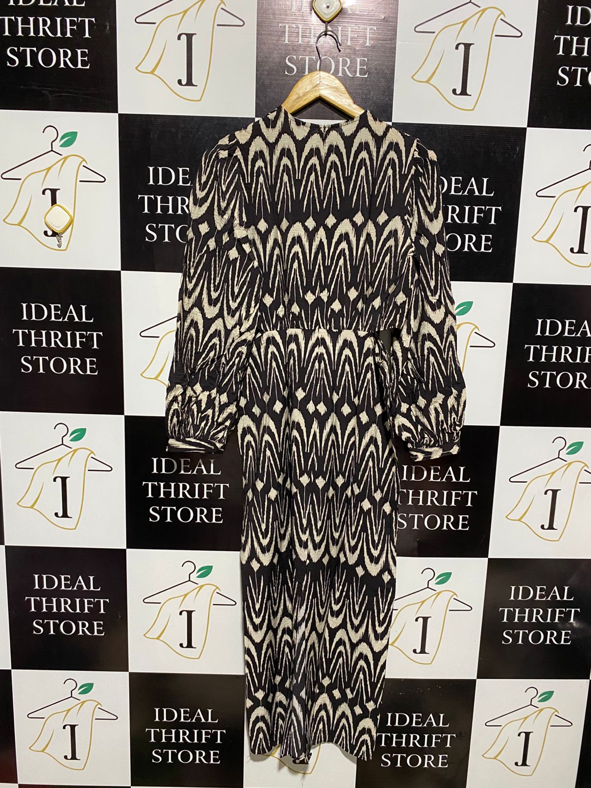 ZARA |S| BUST 18|  C6| WOMEN'S BLACK AND CREAM ABSTRACT GEOMETRIC PRINT MIDI DRESS WITH SIDE CUT-OUTS