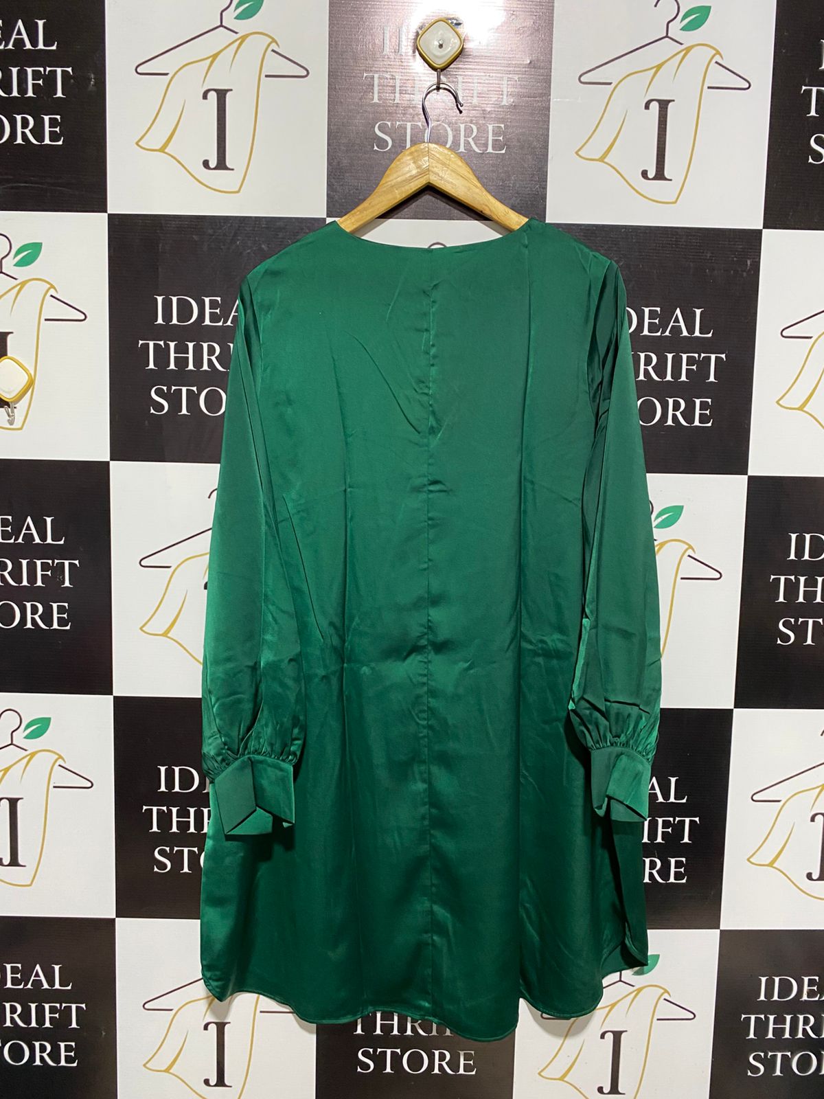 H&M |L| BUST 25| EMERALD GREEN SATIN V-NECK MINI DRESS