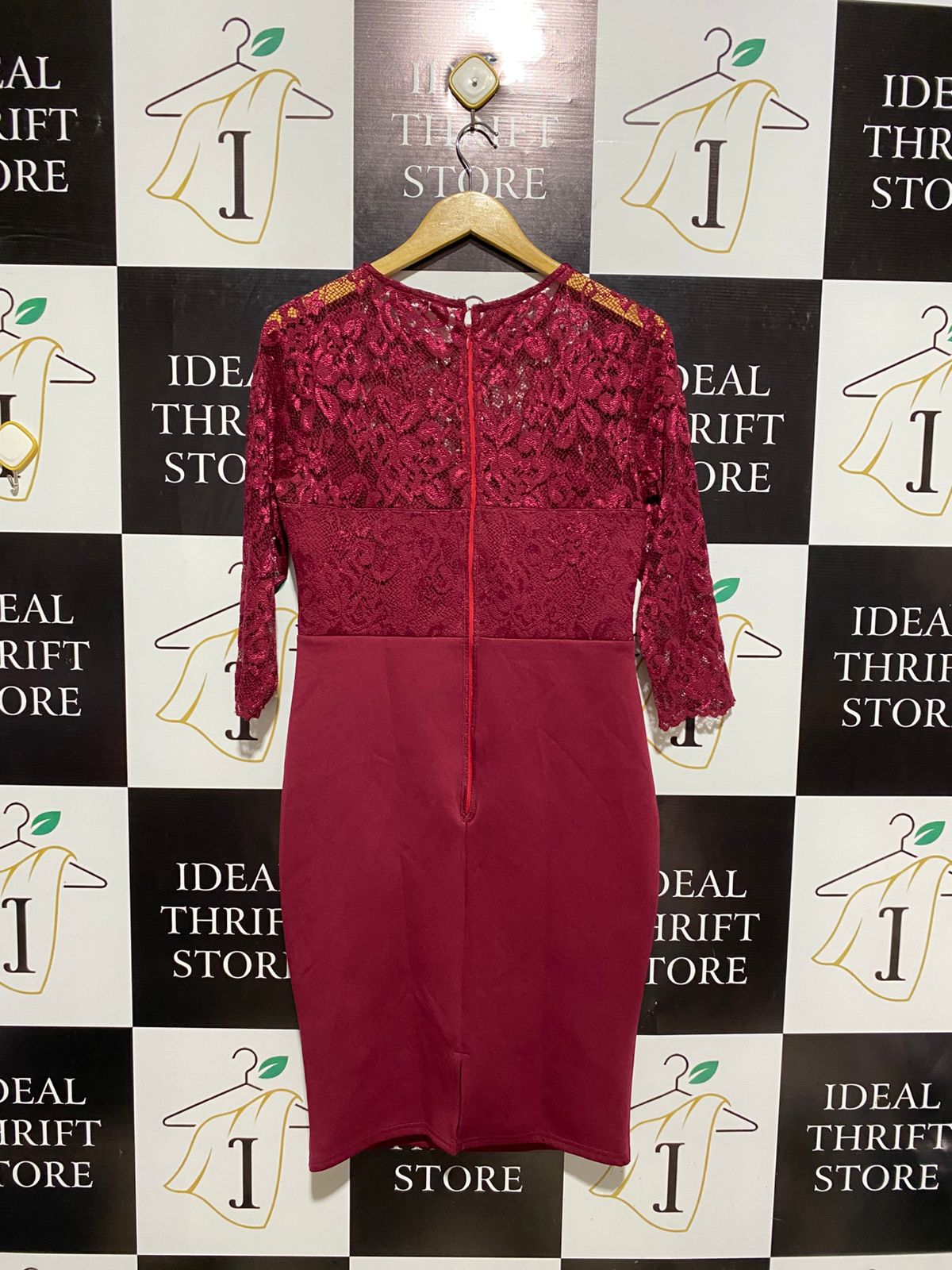 WINE RED LACE AND RUCHED BODYCON DRESS |M| BUST 17|