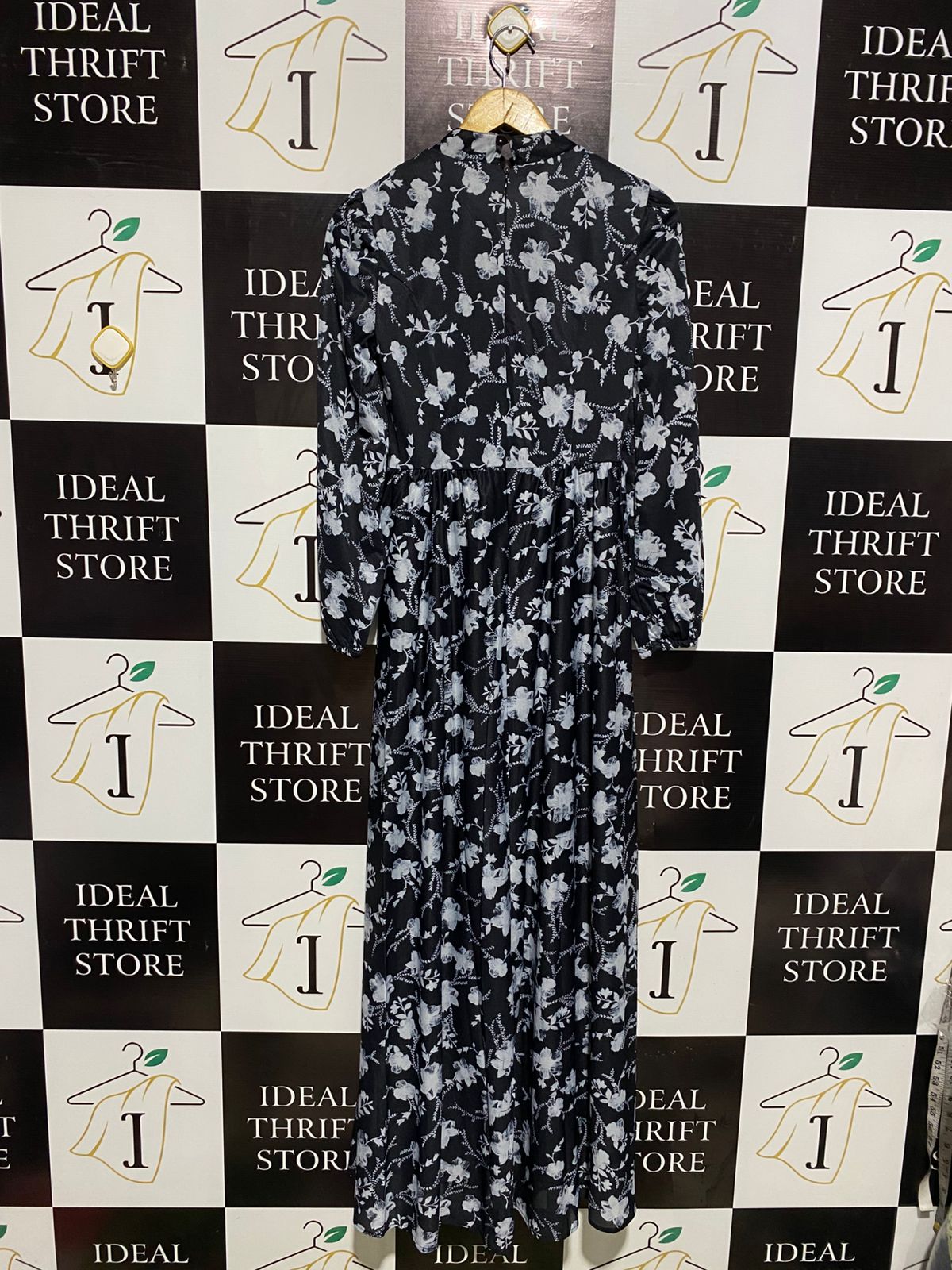 MISSVALLE |M| BUST 16| MONOCHROME FLORAL HIGH-NECK MAXI DRESS