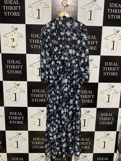 MISSVALLE |M| BUST 16| MONOCHROME FLORAL HIGH-NECK MAXI DRESS