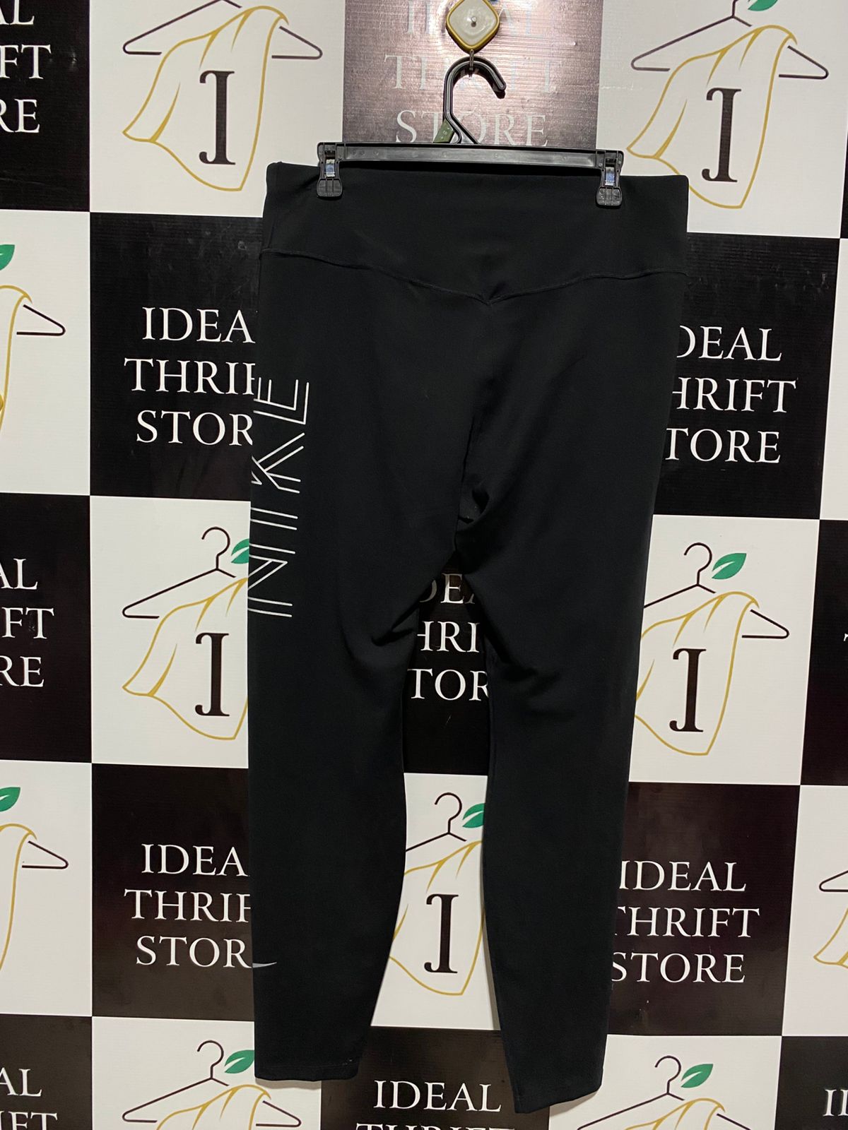 NIKE |XL| WAIST 34| BLACK HIGH-RISE ACTIVEWEAR TIGHTS WITH GRAPHIC LOGO
