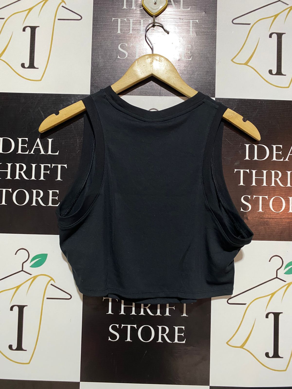 NIKE |L| BUST 18| BLACK ONE FITTED DRI-FIT CROPPED TANK TOP