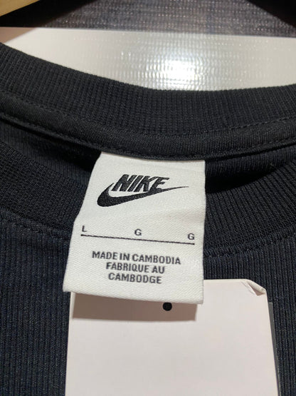 NIKE |L| BUST 18| BLACK ONE FITTED DRI-FIT CROPPED TANK TOP