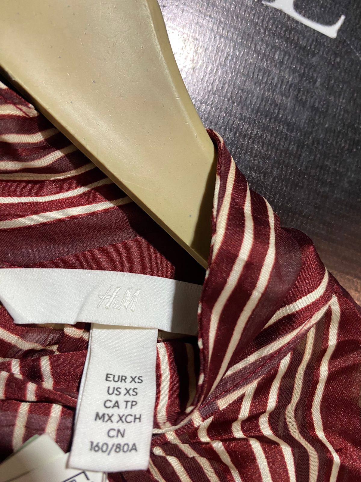H.M |L| BUST 20|- BURGUNDY & CREAM SHEER LANTERN SLEEVE TOP