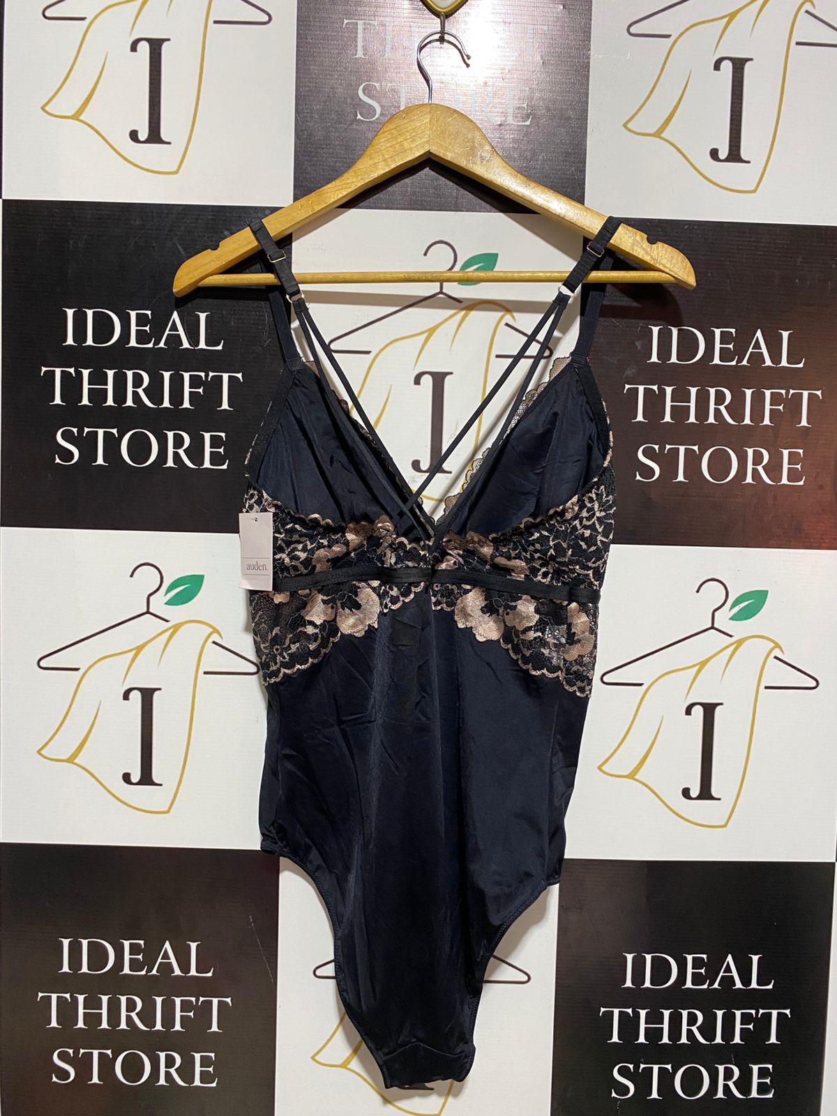 AUDEN |XL| BUST 16| LUXE FLORAL LACE EMBROIDERED BODYSUIT