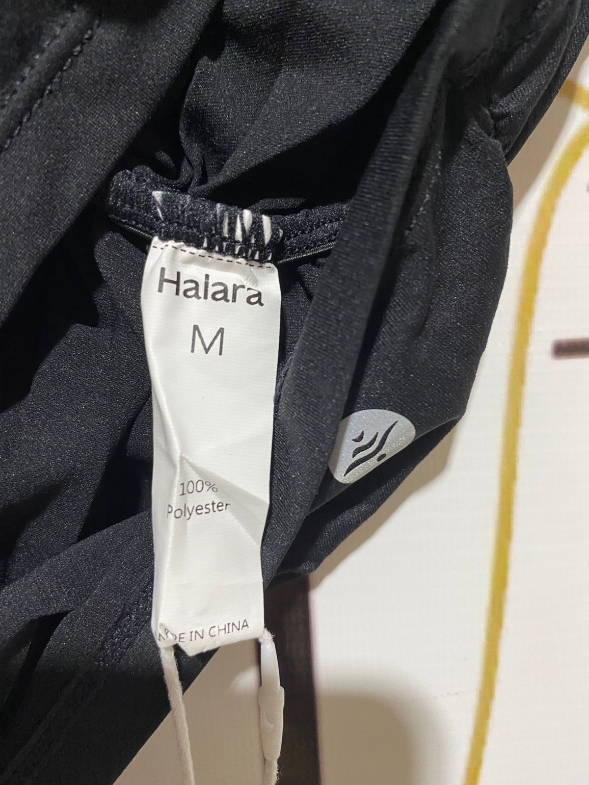 HAIARA |M| BUST 16| BLACK KEYHOLE CUT-OUT SHORT SLEEVE TOP