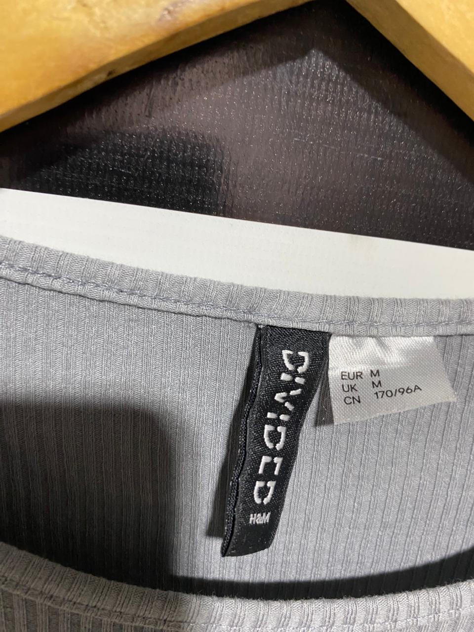 H&M |M| BUST 14| GREY RIBBED RUCHED SIDE TOP